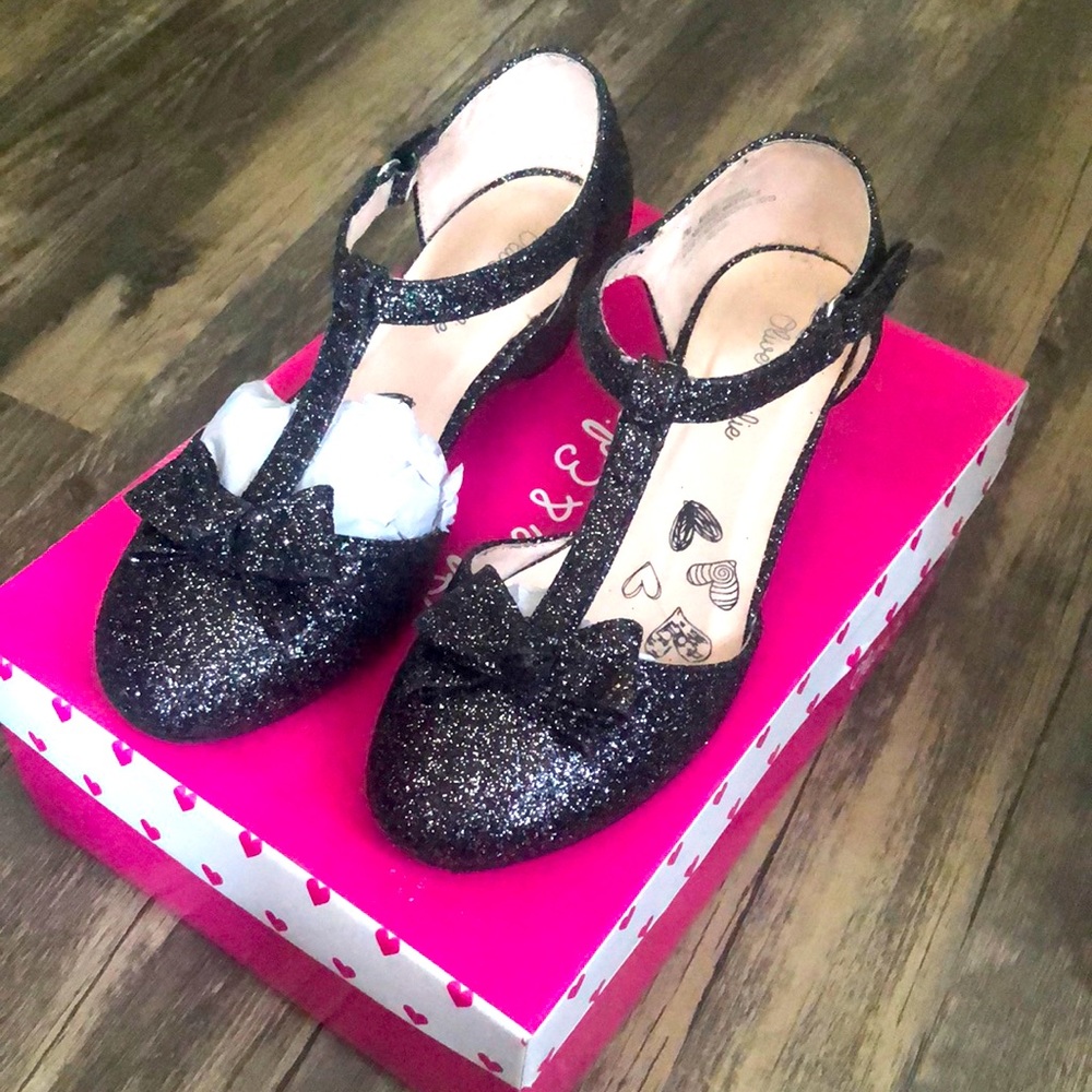Black sparkle t-strap dress shoe